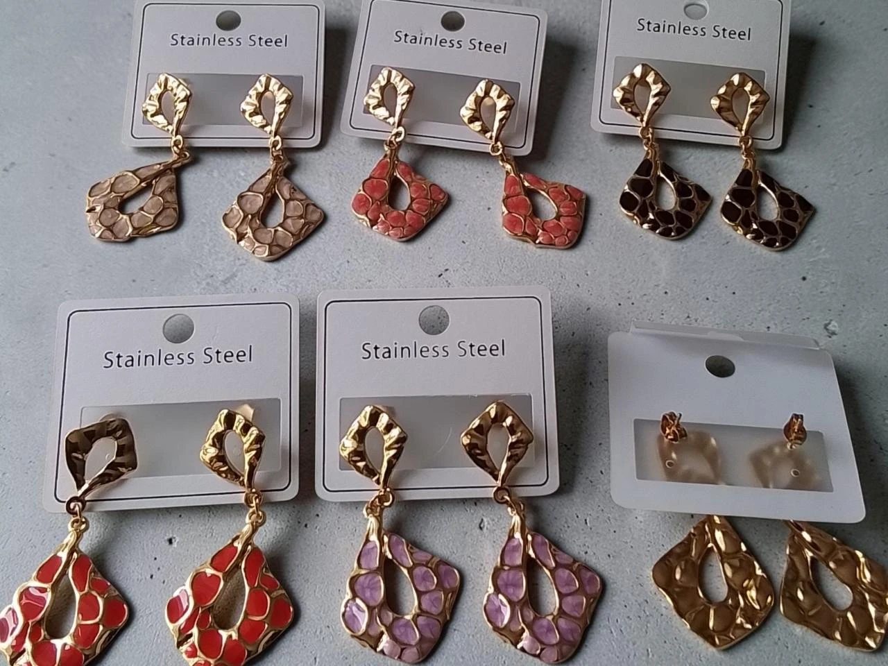 Boucles d'oreilles plaquées or en émail coloré,acier inoxydable neuves stainless
